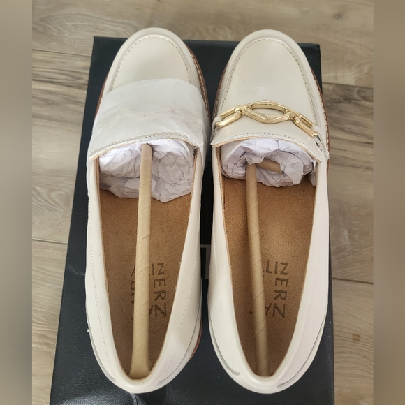Nib! Naturalizer Dylan satin pearl loafers 6.5 - Picture 3 of 6